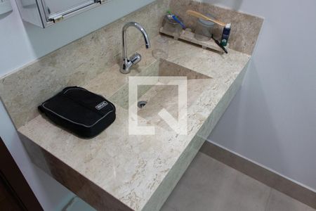Casa à venda com 180m², 3 quartos e 3 vagas Casa à venda com 180m², 3 quartos e 3 vagasBANHEIRO SOCIAL