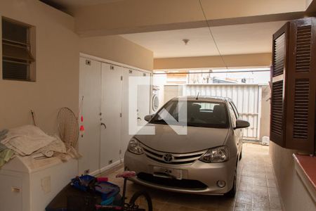 Casa à venda com 180m², 3 quartos e 3 vagas Casa à venda com 180m², 3 quartos e 3 vagasÁREA DE SERVIÇO