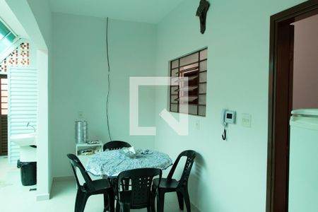 Casa à venda com 180m², 3 quartos e 3 vagas Casa à venda com 180m², 3 quartos e 3 vagasCOPA