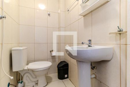 Banheiro de kitnet/studio para alugar com 1 quarto, 37m² em Sé, São Paulo