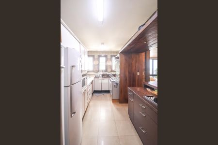 Apartamento à venda com 250m², 3 quartos e 3 vagas Apartamento à venda com 250m², 3 quartos e 3 vagasCozinha