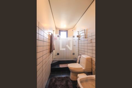 Apartamento à venda com 250m², 3 quartos e 3 vagas Apartamento à venda com 250m², 3 quartos e 3 vagasBanheiro