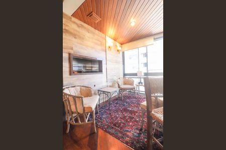 Apartamento à venda com 250m², 3 quartos e 3 vagas Apartamento à venda com 250m², 3 quartos e 3 vagasSala