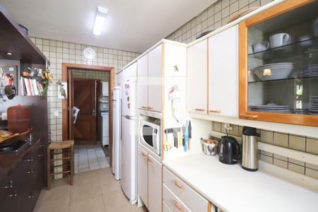 Apartamento à venda com 250m², 3 quartos e 3 vagas Apartamento à venda com 250m², 3 quartos e 3 vagasCozinha