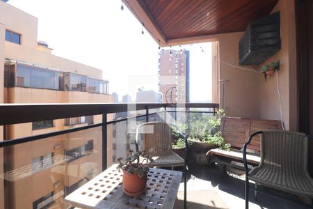 Apartamento à venda com 250m², 3 quartos e 3 vagas Apartamento à venda com 250m², 3 quartos e 3 vagasEspaço Gourmet