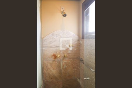 Apartamento à venda com 250m², 3 quartos e 3 vagas Apartamento à venda com 250m², 3 quartos e 3 vagasBanheiro/Sacada/Suíte