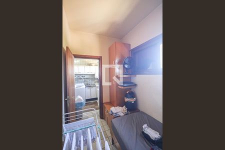 Apartamento à venda com 250m², 3 quartos e 3 vagas Apartamento à venda com 250m², 3 quartos e 3 vagasQuarto/serviço