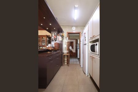 Apartamento à venda com 250m², 3 quartos e 3 vagas Apartamento à venda com 250m², 3 quartos e 3 vagasCozinha