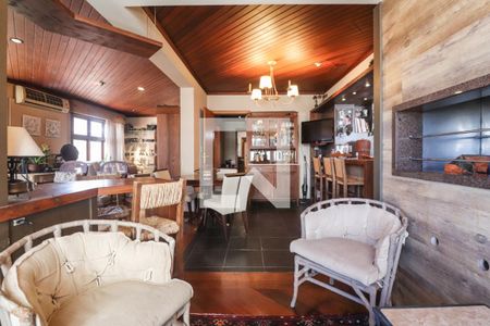 Apartamento à venda com 250m², 3 quartos e 3 vagas Apartamento à venda com 250m², 3 quartos e 3 vagasSala