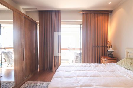 Apartamento à venda com 250m², 3 quartos e 3 vagas Apartamento à venda com 250m², 3 quartos e 3 vagasSuíte