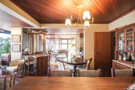 Apartamento à venda com 250m², 3 quartos e 3 vagas Apartamento à venda com 250m², 3 quartos e 3 vagasSala