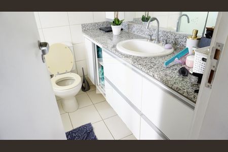 Casa de condomínio à venda com 235m², 4 quartos e 2 vagasBanheiro Suite 3