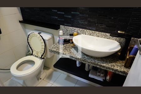 Casa de condomínio à venda com 235m², 4 quartos e 2 vagasbanheiro Social