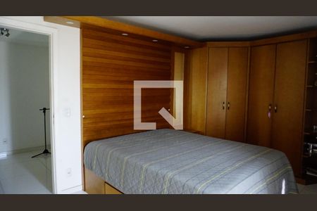 Casa de condomínio à venda com 235m², 4 quartos e 2 vagasSuite 3