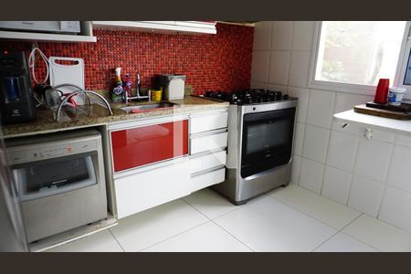 Casa de condomínio à venda com 235m², 4 quartos e 2 vagasCozinha