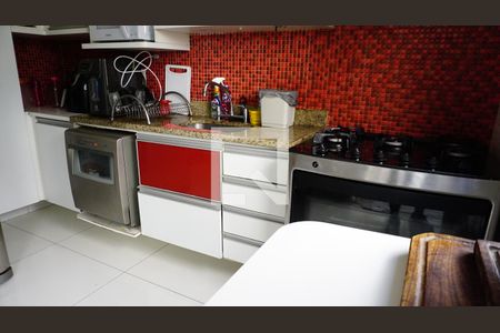 Casa de condomínio à venda com 235m², 4 quartos e 2 vagasCozinha