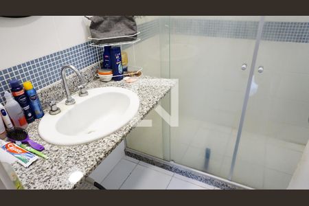 Casa de condomínio à venda com 235m², 4 quartos e 2 vagasBanheiro Suite 2