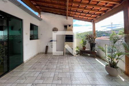 Casa à venda com 125m², 5 quartos e 2 vagas Casa à venda com 125m², 5 quartos e 2 vagasSacada - Casa 3