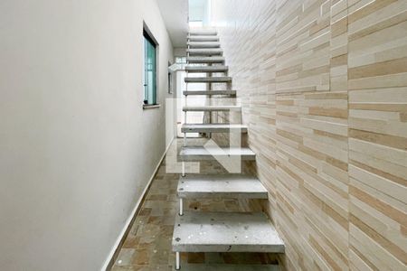 Casa à venda com 125m², 5 quartos e 2 vagas Casa à venda com 125m², 5 quartos e 2 vagasQuintal - Casa 1