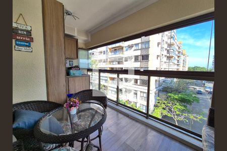 Apartamento à venda com 89m², 3 quartos e 1 vaga Apartamento à venda com 89m², 3 quartos e 1 vagaVaranda