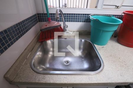 Apartamento à venda com 130m², 3 quartos e 2 vagas Apartamento à venda com 130m², 3 quartos e 2 vagasLavanderia