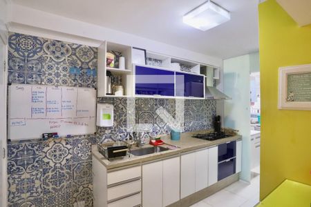 Apartamento à venda com 130m², 3 quartos e 2 vagas Apartamento à venda com 130m², 3 quartos e 2 vagasCozinha