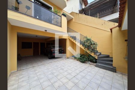 Casa à venda com 168m², 3 quartos e 4 vagas Casa à venda com 168m², 3 quartos e 4 vagasGaragem
