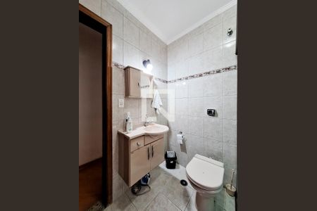 Casa à venda com 168m², 3 quartos e 4 vagas Casa à venda com 168m², 3 quartos e 4 vagasBanheiro