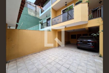 Casa à venda com 168m², 3 quartos e 4 vagas Casa à venda com 168m², 3 quartos e 4 vagasGaragem