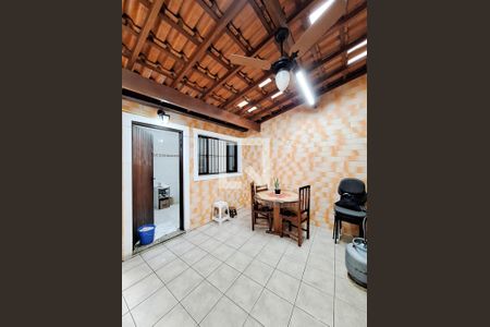 Casa à venda com 168m², 3 quartos e 4 vagas Casa à venda com 168m², 3 quartos e 4 vagasQuintal
