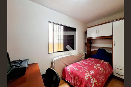 Casa à venda com 168m², 3 quartos e 4 vagas Casa à venda com 168m², 3 quartos e 4 vagasQuarto 2