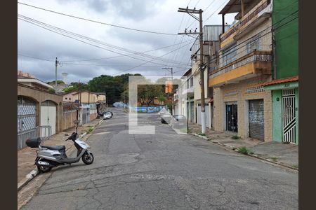 Casa à venda com 168m², 3 quartos e 4 vagas Casa à venda com 168m², 3 quartos e 4 vagasVista rua