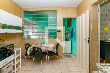 Casa à venda com 210m², 3 quartos e 2 vagasCozinha