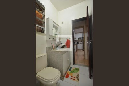 Casa à venda com 430m², 2 quartos e 2 vagasBanheiro Social