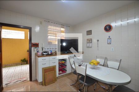 Casa à venda com 430m², 2 quartos e 2 vagasCozinha