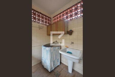 Casa à venda com 430m², 2 quartos e 2 vagasÁrea de Serviço