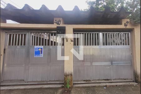 Casa à venda com 430m², 2 quartos e 2 vagas Casa à venda com 430m², 2 quartos e 2 vagasFachada