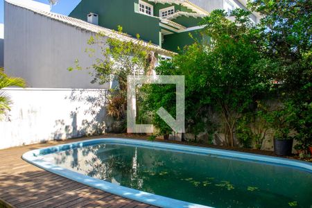 Casa de condomínio à venda com 95m², 3 quartos e sem vagaÁrea comum