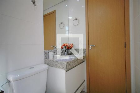 Apartamento à venda com 56m², 2 quartos e 2 vagasBanheiro da Suíte 1