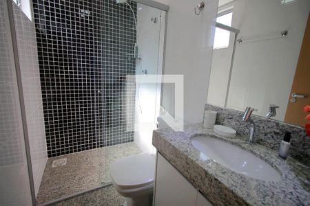Apartamento à venda com 56m², 2 quartos e 2 vagasBanheiro da Suíte 1