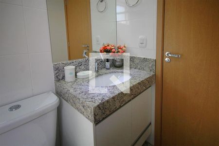 Apartamento à venda com 56m², 2 quartos e 2 vagasBanheiro da Suíte 1