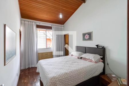 Casa à venda com 180m², 4 quartos e 5 vagasSuíte 2