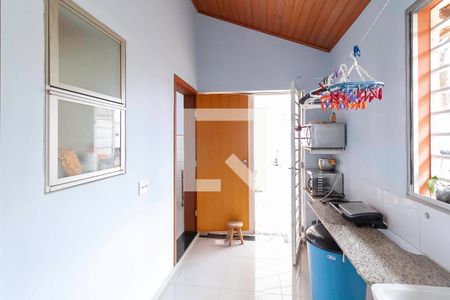 Casa à venda com 180m², 4 quartos e 5 vagasÁrea de serviço 