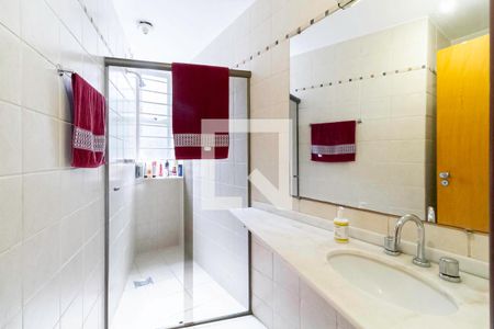 Casa à venda com 180m², 4 quartos e 5 vagasBanheiro social 