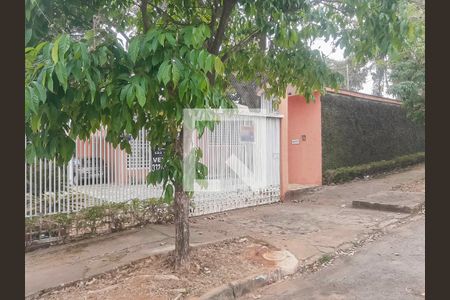 Casa à venda com 180m², 4 quartos e 5 vagasFachada