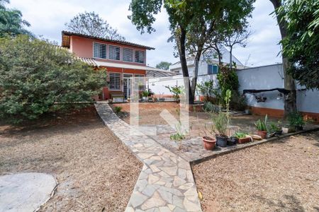 Casa à venda com 180m², 4 quartos e 5 vagasQuintal