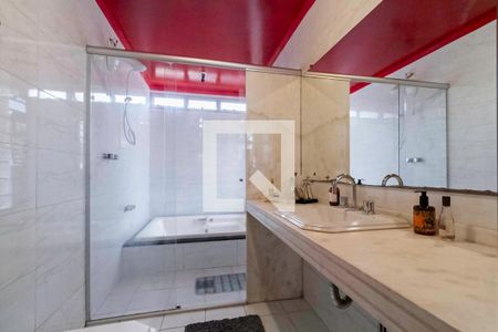 Casa à venda com 180m², 4 quartos e 5 vagasBanheiro da suíte 2