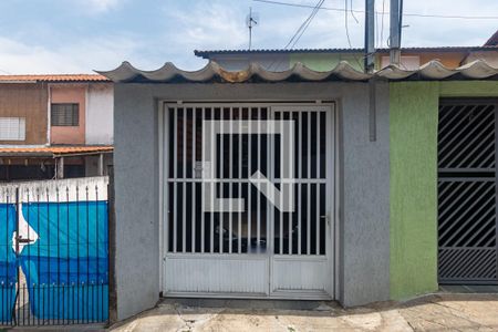 Casa à venda com 71m², 2 quartos e 2 vagas Casa à venda com 71m², 2 quartos e 2 vagasFachada
