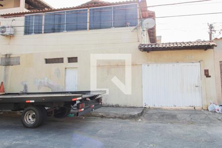 Casa à venda com 55m², 2 quartos e 1 vaga Casa à venda com 55m², 2 quartos e 1 vagaFachada