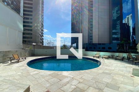 Apartamento à venda com 156m², 3 quartos e 2 vagas Apartamento à venda com 156m², 3 quartos e 2 vagasPiscina